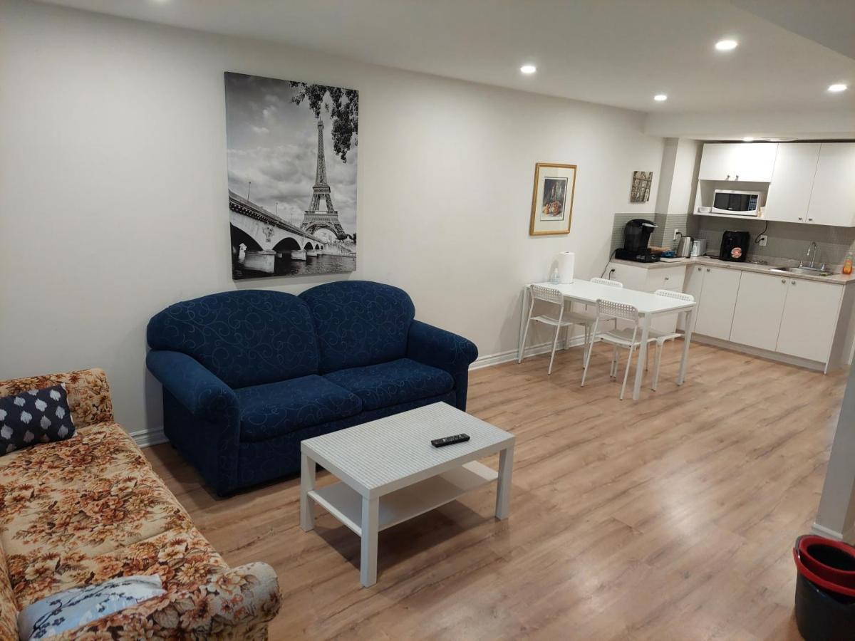 Spacious Basement One Bedroom Apartment, Wifi. Монреаль Экстерьер фото