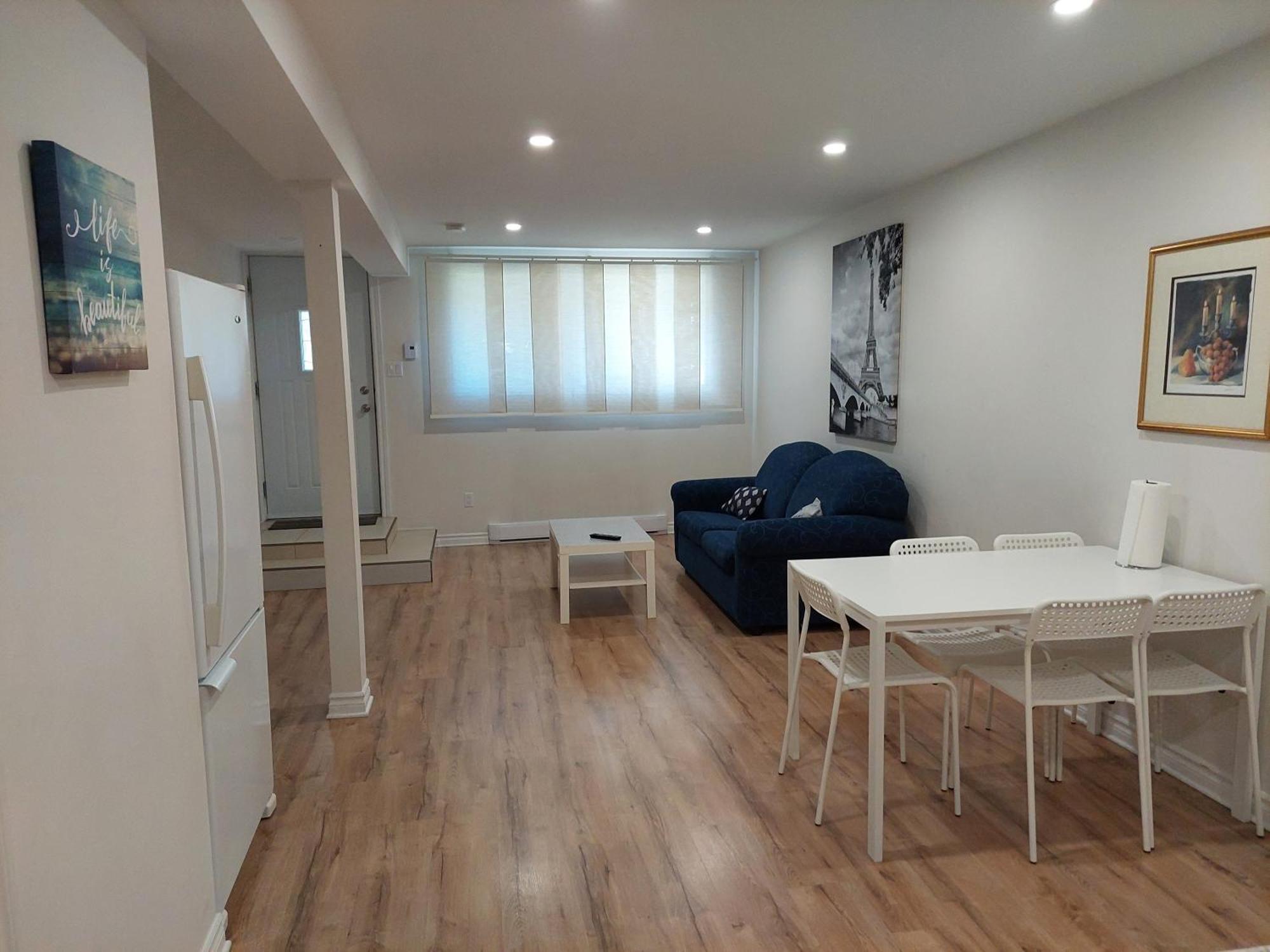 Spacious Basement One Bedroom Apartment, Wifi. Монреаль Экстерьер фото